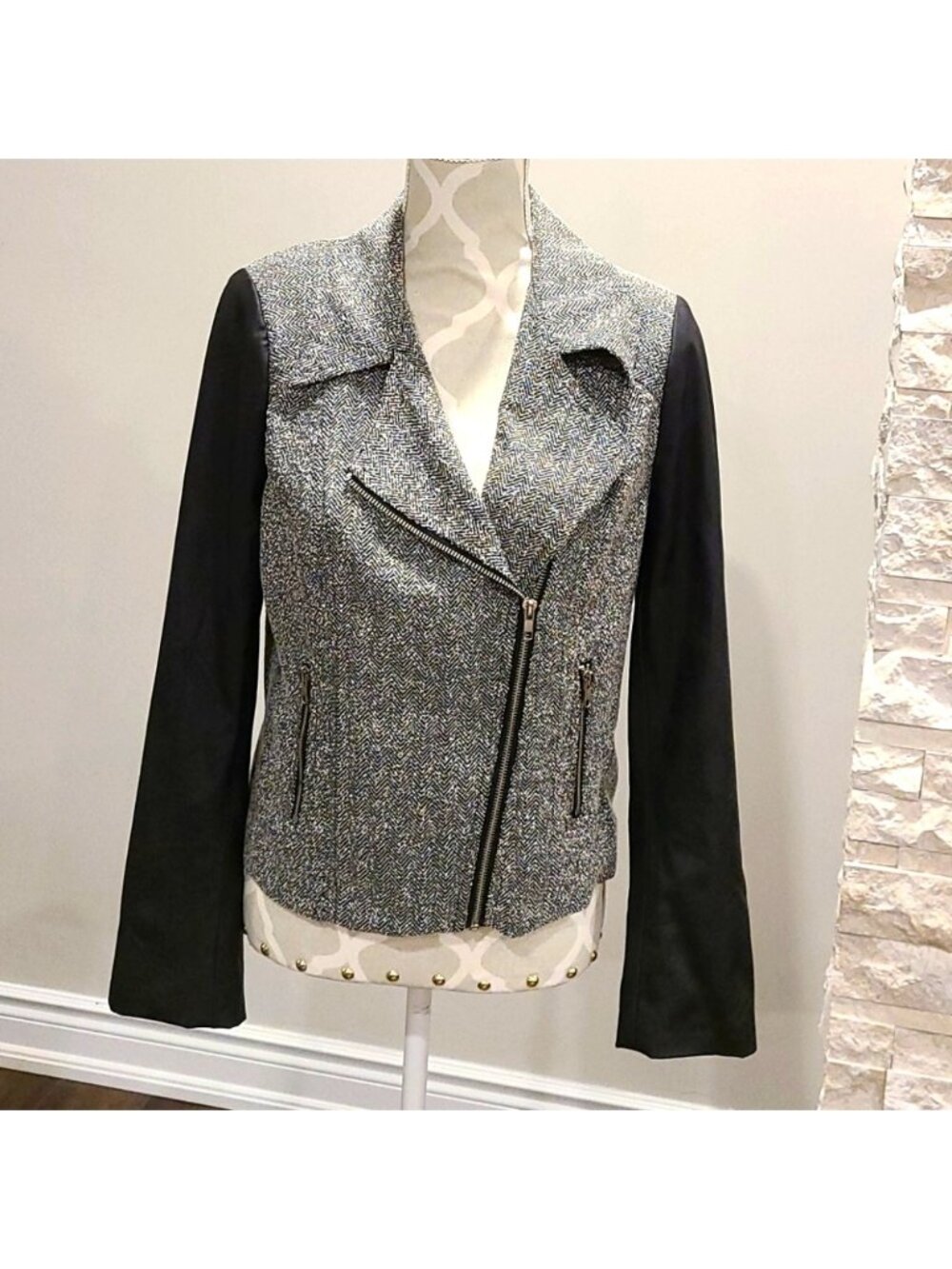 Daniel Rainn zip up blazer w/ vegan leather sleeve